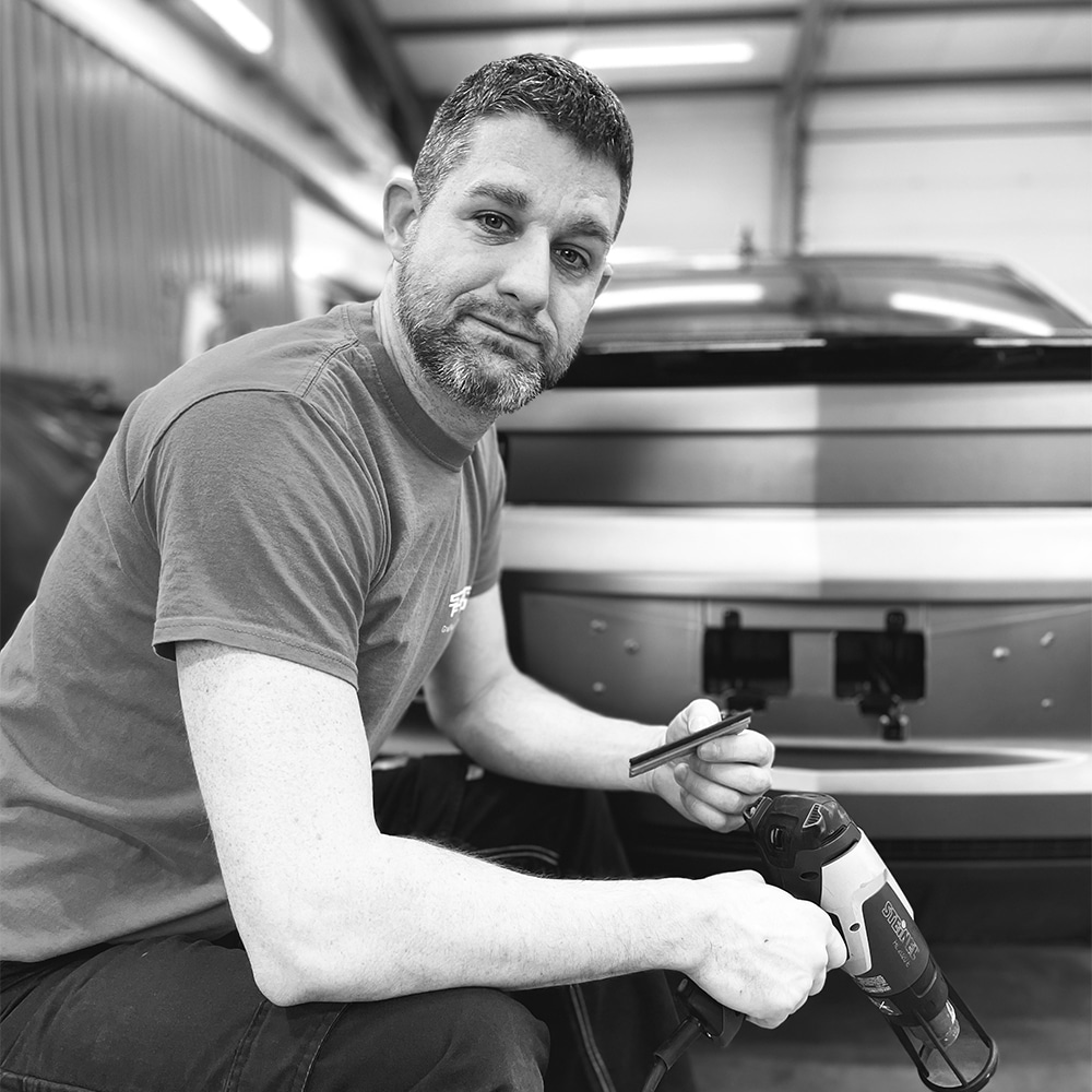 Kovács Gábor  fóliatelepítő, dekoratőr